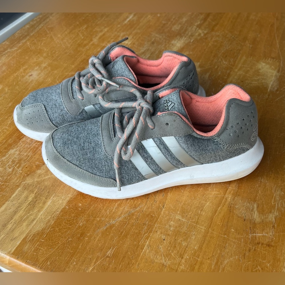 Adidas Gray Coral Running Sneakers Women’s 7 Lightweight Knit Comfort Girly Y2K